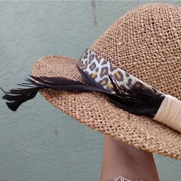 VINTAGE FABINI NY 100% Straw SunHat with Cheetah Print Band & Black Feathers - Picture 8 of 13